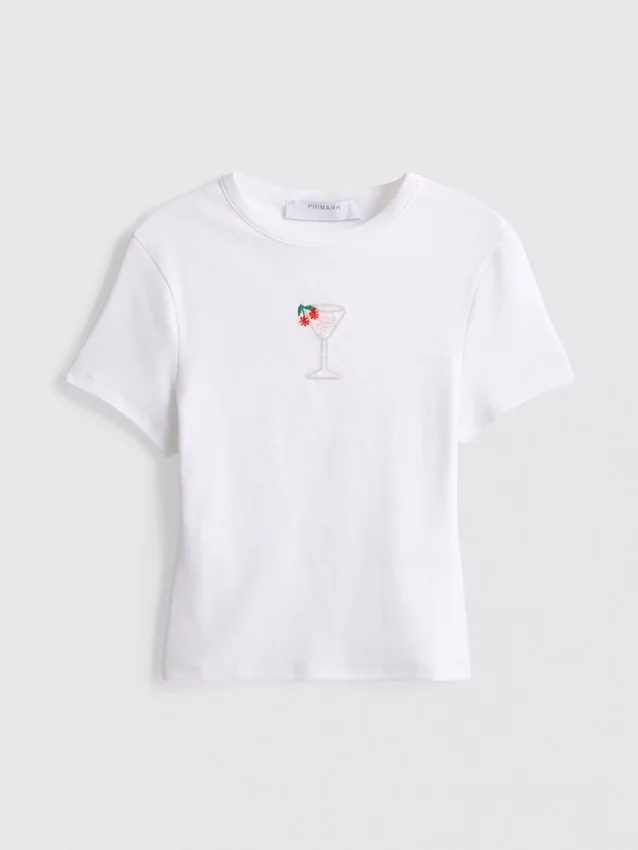 Kort baby-T-shirt med pärlbroderi i bomullsrik kvalitet