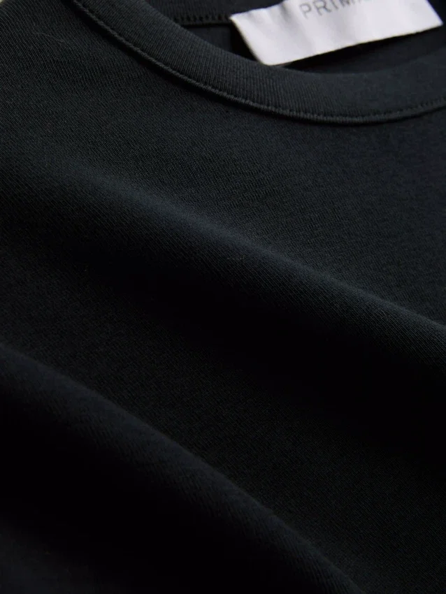 Kort baby-T-shirt med pärlbroderi i bomullsrik kvalitet