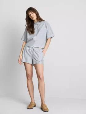 Kort, boxig oxfordshorts med korta ärmar