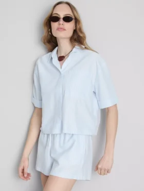 Kort, boxig oxfordshorts med korta ärmar