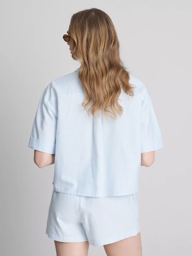 Kort, boxig oxfordshorts med korta ärmar