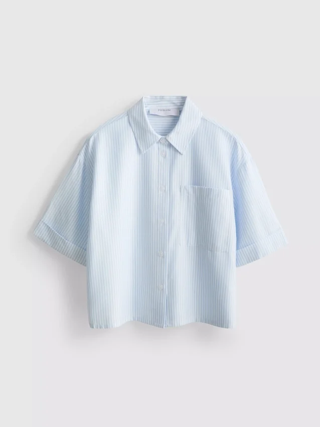 Kort, boxig oxfordshorts med korta ärmar