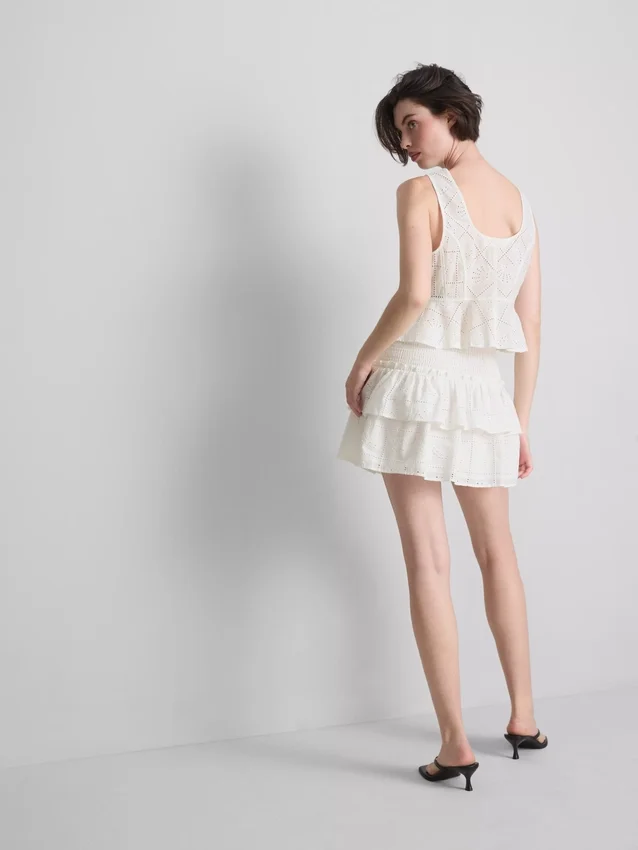 Kort cropped-top i bomull med utskärningar