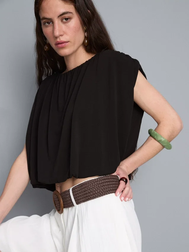 Kort draperad topp med hög modalhalt