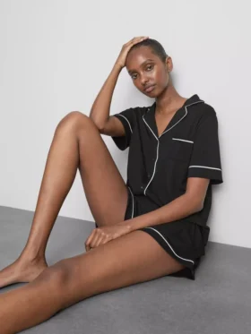 Kort pyjamasar i boyfriend-stil