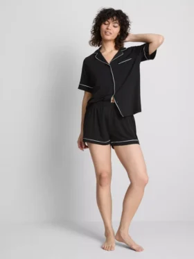 Kort pyjamasar i boyfriend-stil