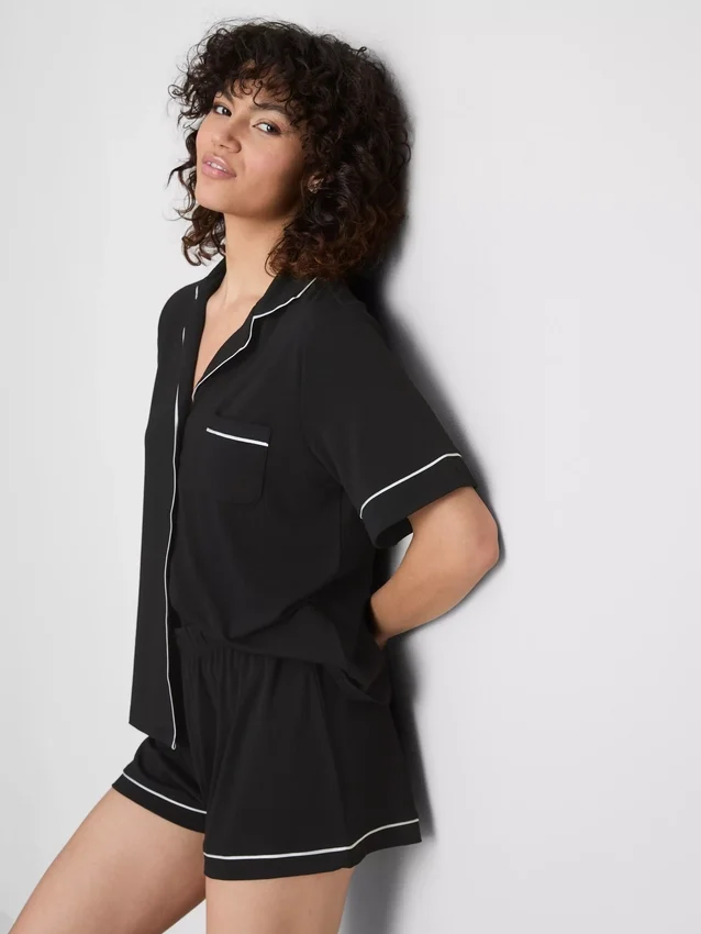 Kort pyjamasar i boyfriend-stil