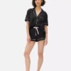 Kort pyjamasar i satin i boyfriend-stil