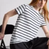 Kortärmad randig T-shirt med rund hals