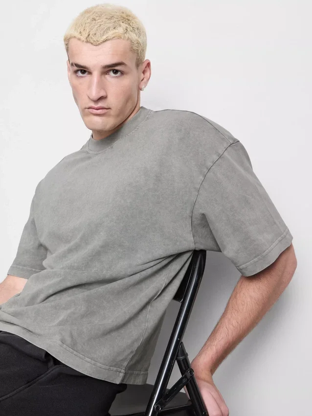 Kortärmad tvättad t-shirt