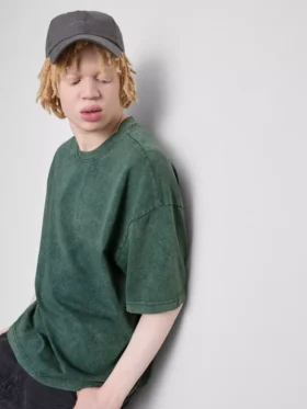 Kortärmad tvättad t-shirt