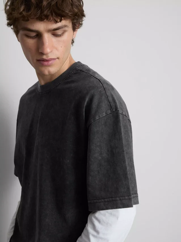 Kortärmad tvättad t-shirt