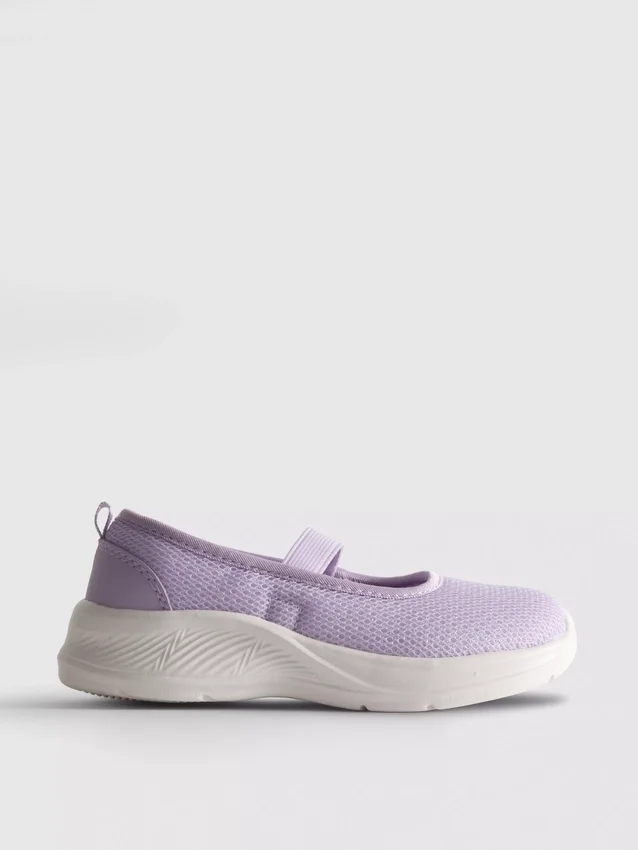Kraftiga ballerinaskor i sneakersstil