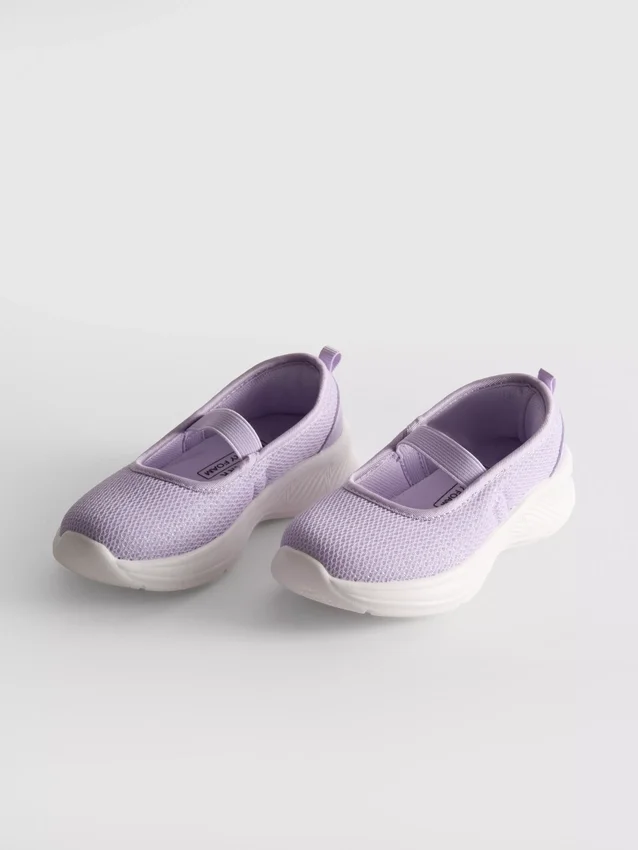 Kraftiga ballerinaskor i sneakersstil