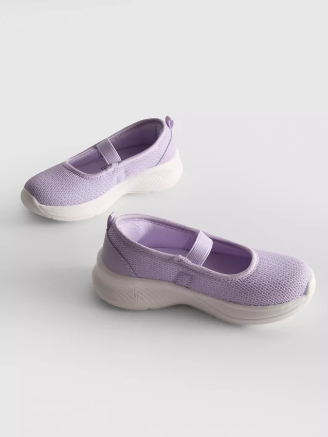 Kraftiga ballerinaskor i sneakersstil