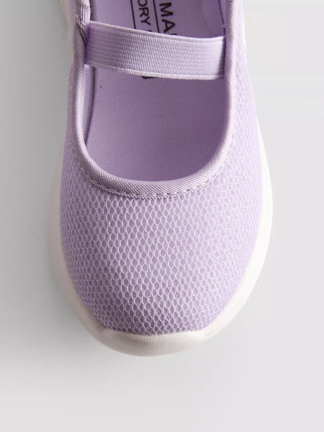 Kraftiga ballerinaskor i sneakersstil