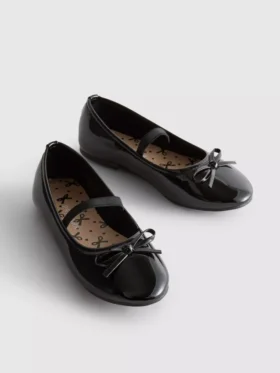 Lackade ballerinaskor