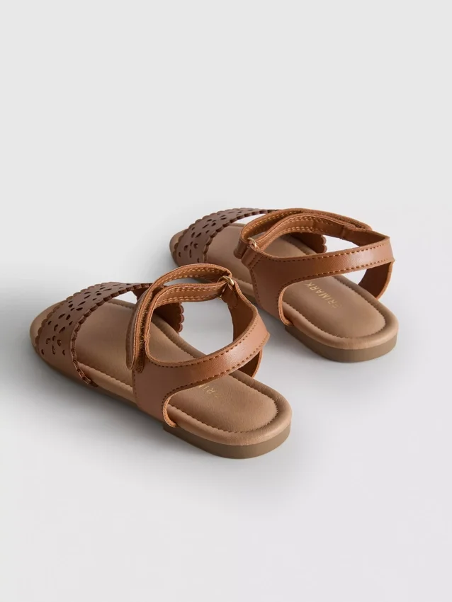 Laserskurna sandaler