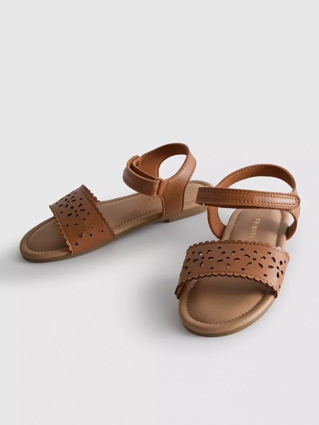 Laserskurna sandaler
