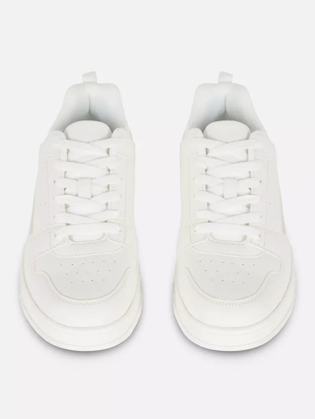 Låga sneakers