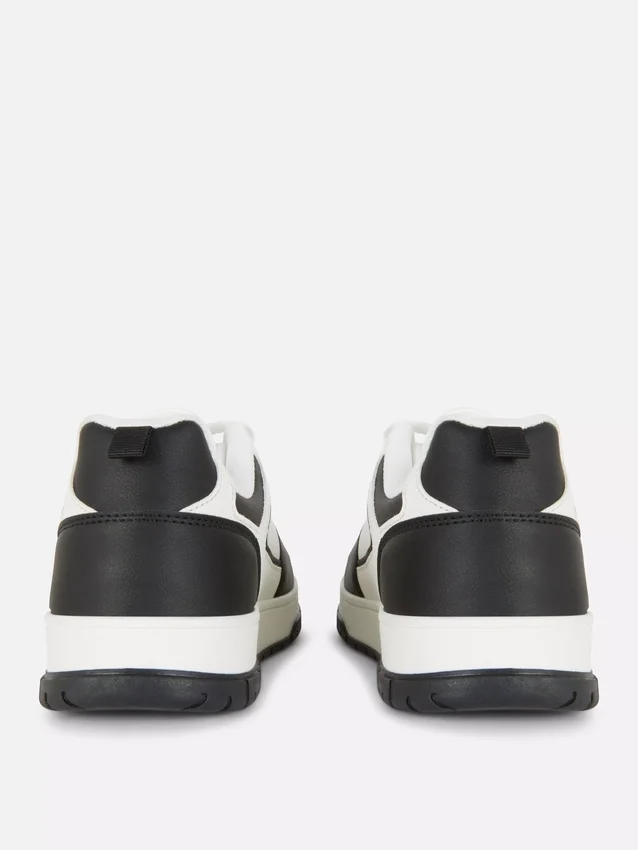 Låga sneakers