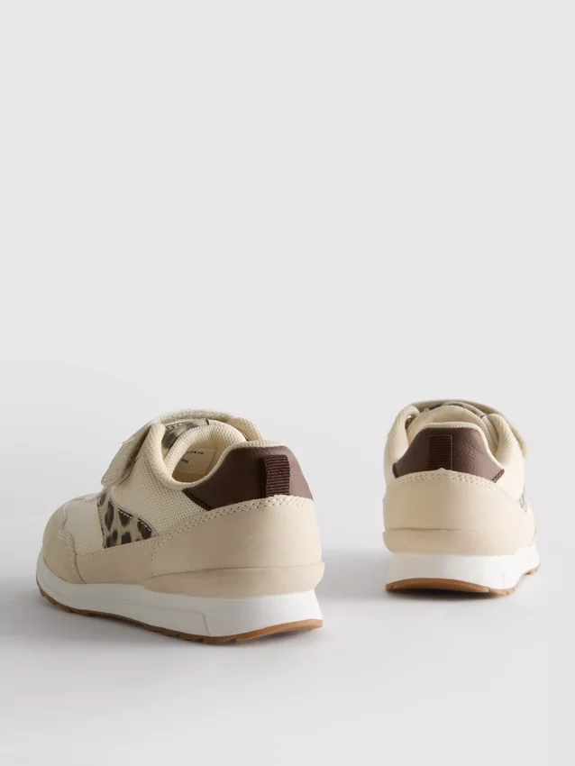 Låga sneakers