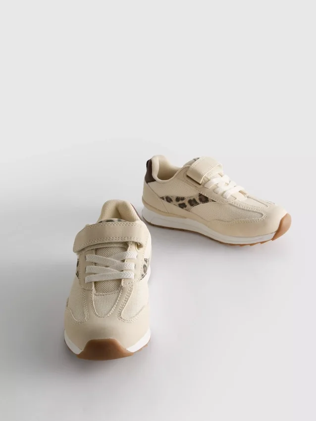 Låga sneakers