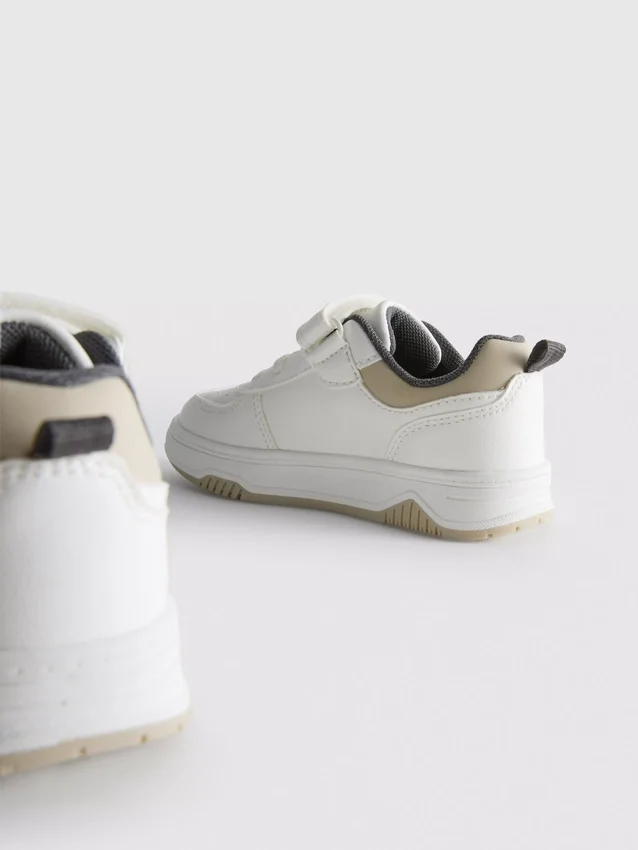 Låga sneakers