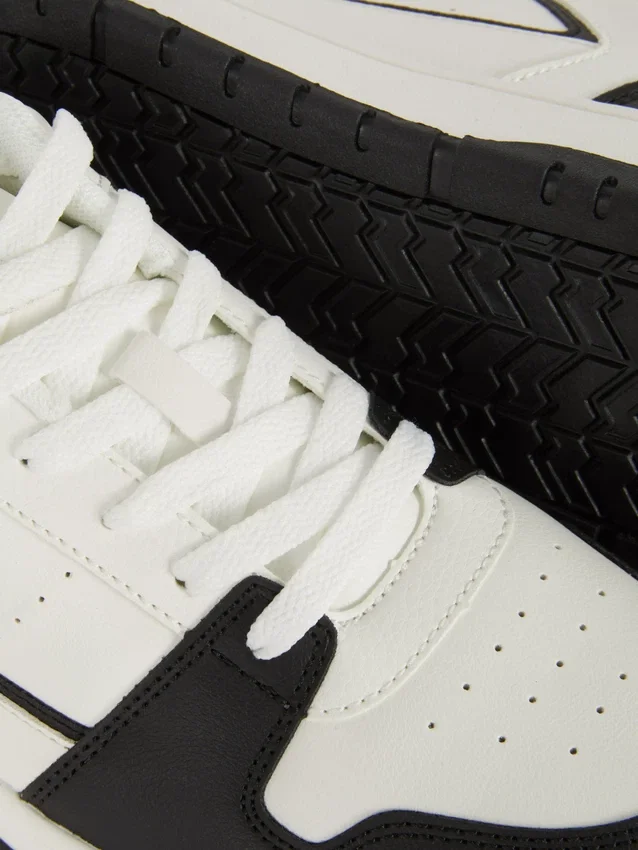 Låga sneakers