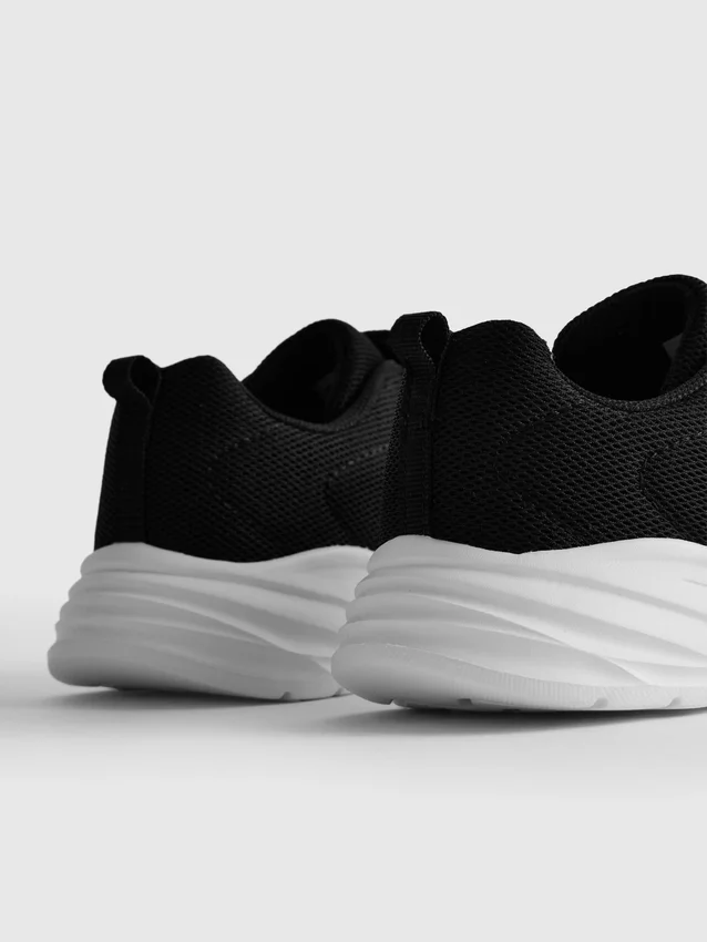 Låga sneakers i mesh