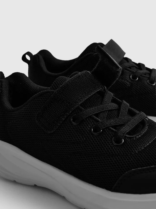 Låga sneakers i mesh