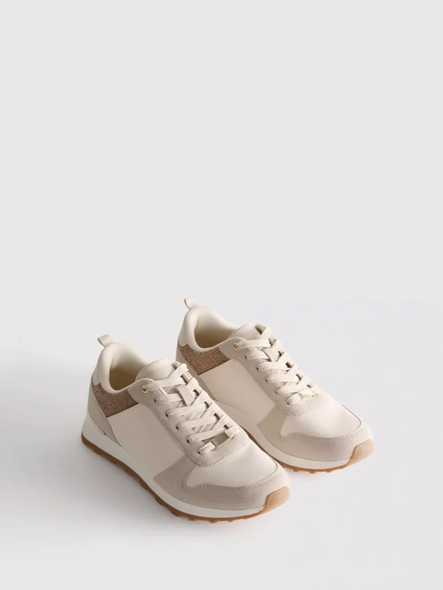 Låga sneakers med Diamanta-detaljer