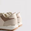 Låga sneakers med Diamanta-detaljer