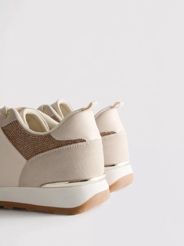 Låga sneakers med Diamanta-detaljer