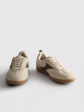 Låga sneakers med gummisula