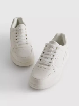 Låga sneakers med paneler