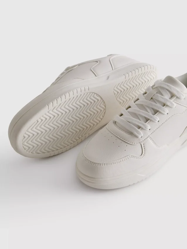 Låga sneakers med paneler