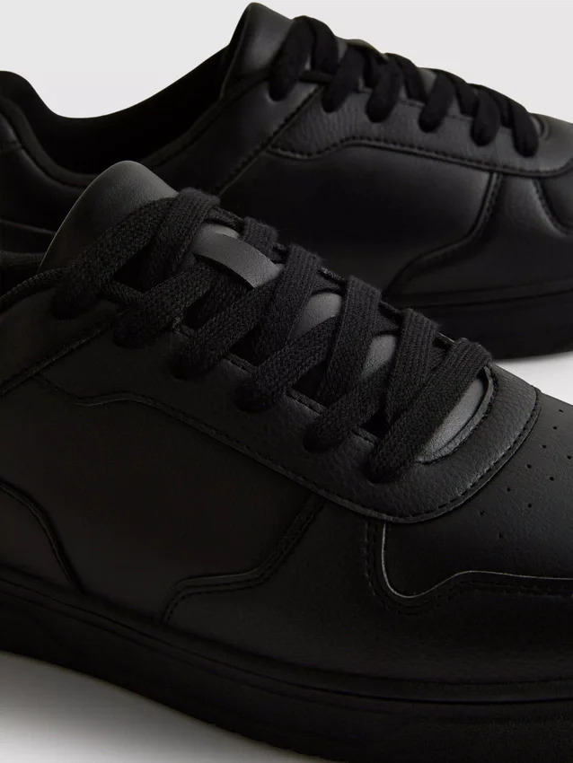 Låga sneakers med paneler