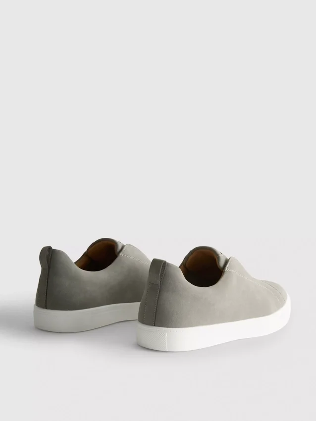 Låga sneakers utan snörning