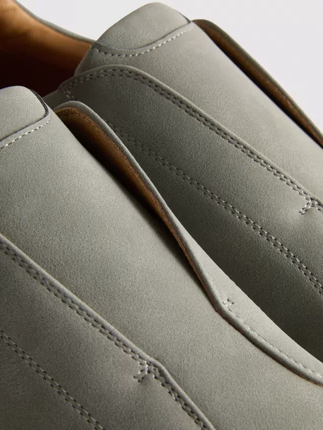 Låga sneakers utan snörning