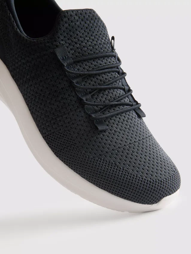 Låga sneakers utan snörning