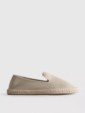 Låga stickade espadriller