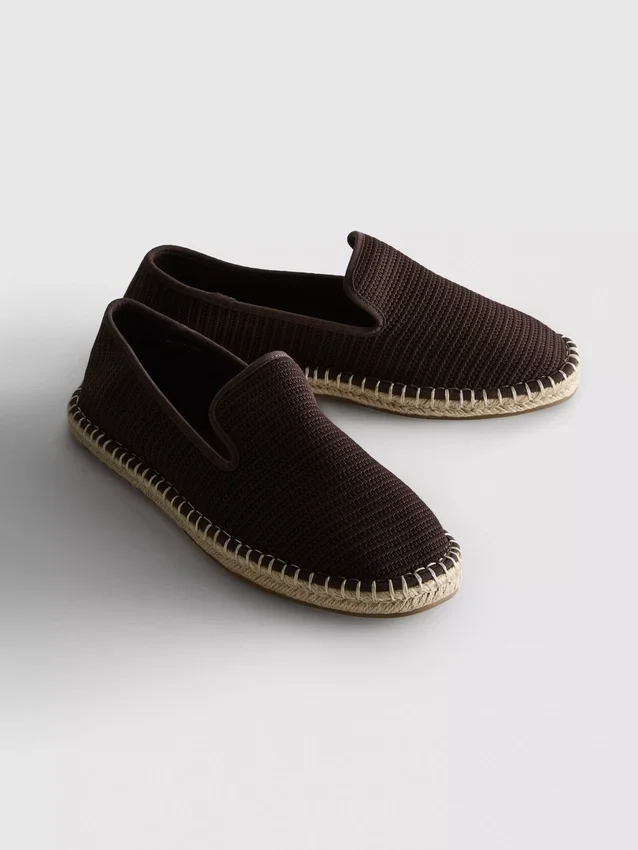 Låga stickade espadriller
