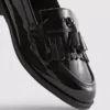 Loafers i bred passform med lackad yta