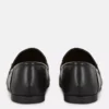 Loafers i konstläder med snabbitsdetaljer
