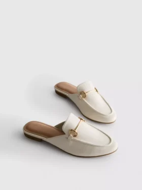 Loafers i konstläder med snabbitsspännen