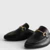 Loafers i konstläder med snabbitsspännen