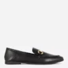 Loafers i konstläder med spänne