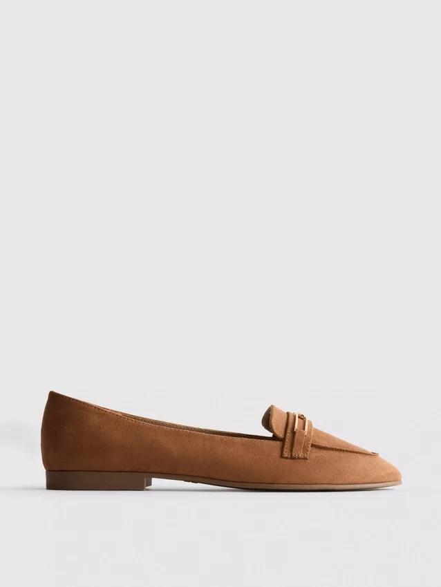 Loafers med bred passform och låg vrist