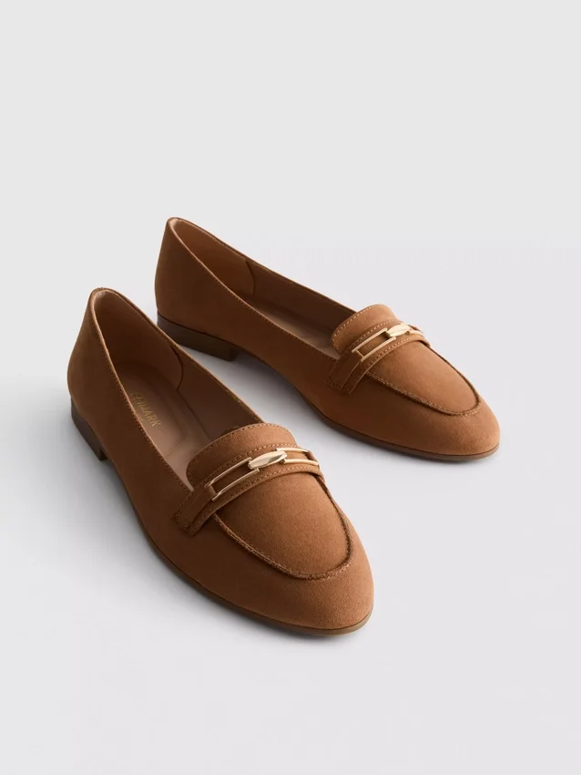 Loafers med bred passform och låg vrist